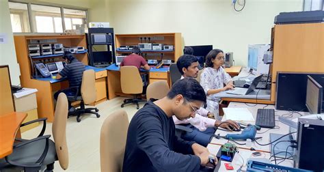 Computer Facilities to New Students at IIT Bombay.